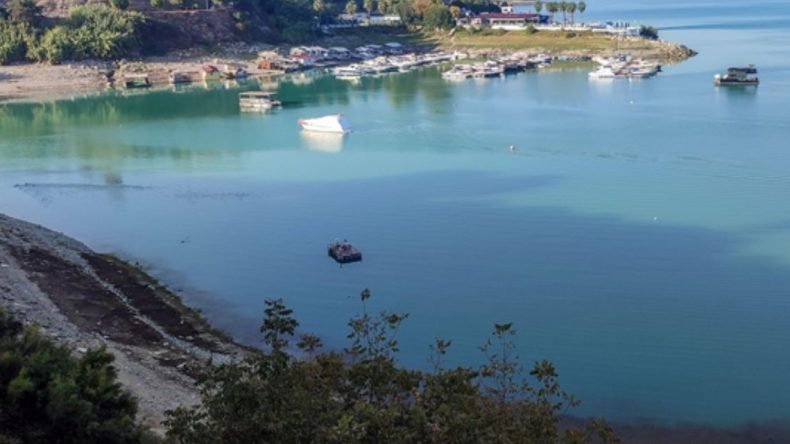 Adana’da Büyük Temizlik: Yumurtalık ve Karataş’taki 138 Kaçak Yapı Yıkıldı
