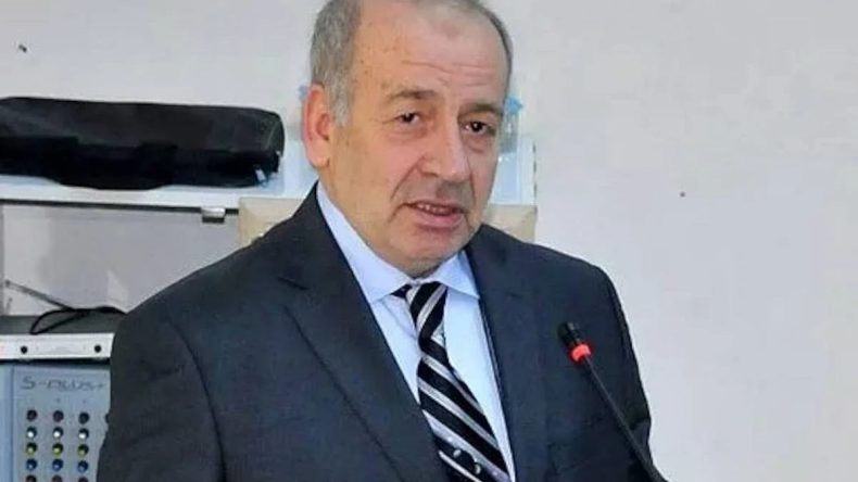 Ağır ceza hakimi Prof. Özgenç’in kitabını yırttı