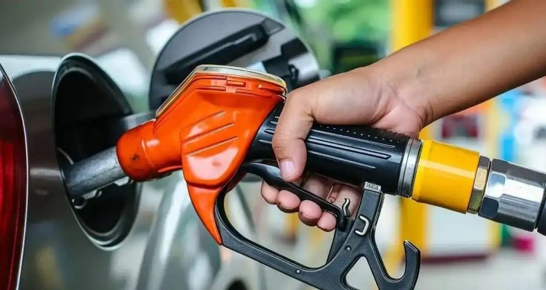 Akaryakıta yeni zam yapıldı! Benzin 50 TL’yi geçmekte