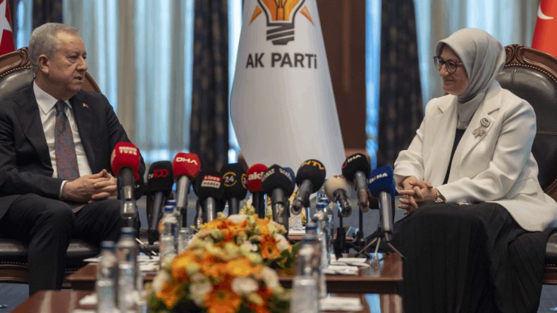 AKP ve MHP Bayramda Bir Araya Geldi, Özgür Özel’i Eleştirdi