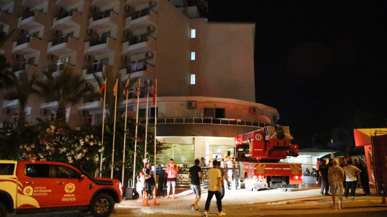 Alanya’da Otel Yangını!