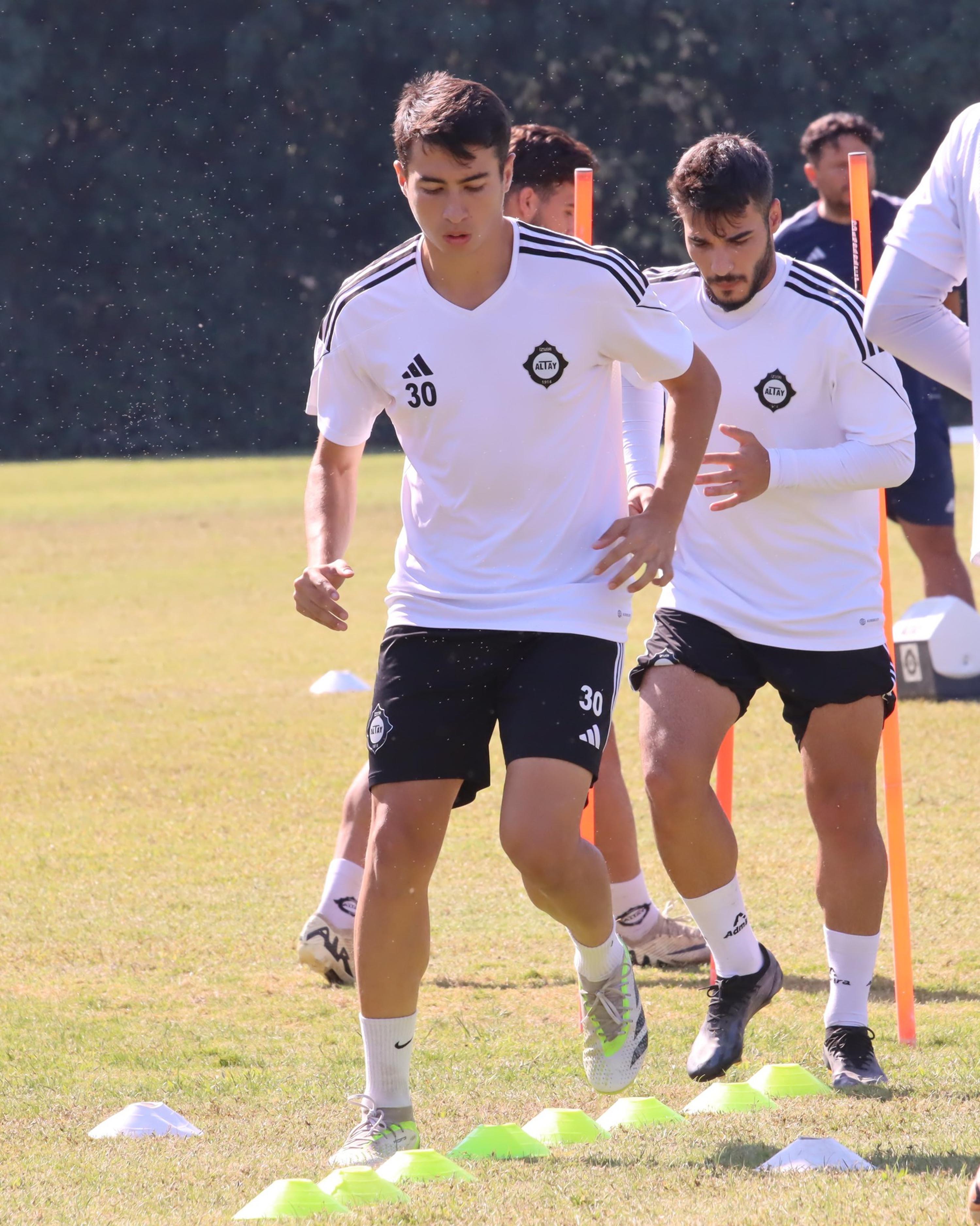 Altay futbolcuları