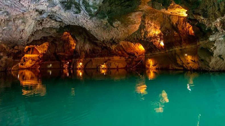 Altınbeşik Mağarası’na Turist Akını