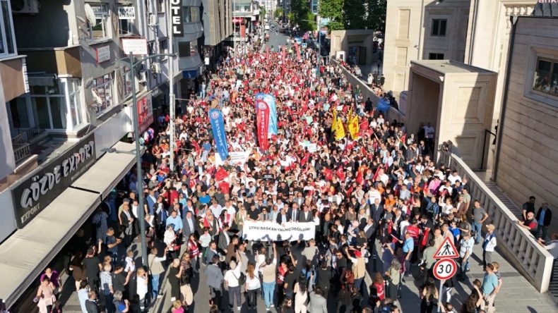 Avcılar’da Yurttaşlar Başkanlarına Sahip Çıktı!