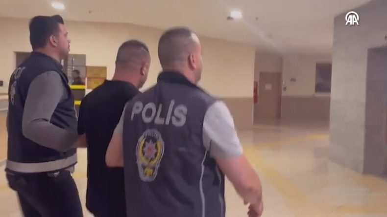 Avukat Adliyede Suç Üstü: Ağır Ceza Hakiminin Adını Kullandı!