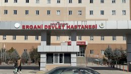 Baba, İki Kızını ve Kendini Bıçakla Yaraladı