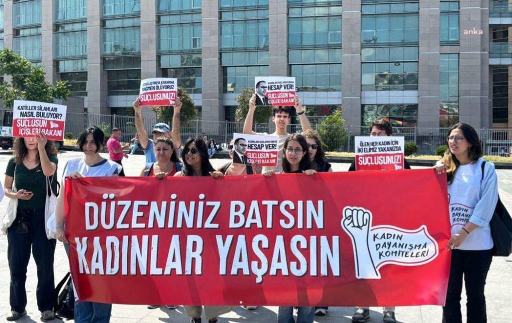 Bahar Aksu Davası Öncesi Gözaltına Alınan Kadınlar
