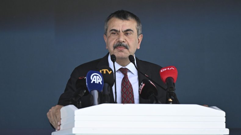 Bakan Tekin’den Açıklama Geldi: Mahkeme Kararıyla Atandı, Sonra İstifa Etti