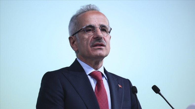 Bakan Uraloğlu: Hava sahaları uçuşa açıldı