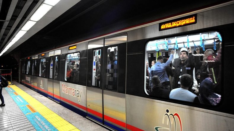 Bakanlık Duyurdu: Bayramda Kent İçi Raylı Sistemler ve Otoyollar Ücretsiz Olacak