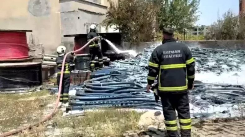 Batman’da Korkutan Yangın! Şantiye Alev Alev Yandı