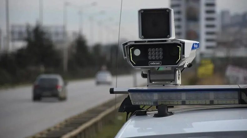 Bayram Yolcuları İçin Radar Sürprizi: Hız Limitleri ve Denetim Noktaları Üzerine Tartışmalar