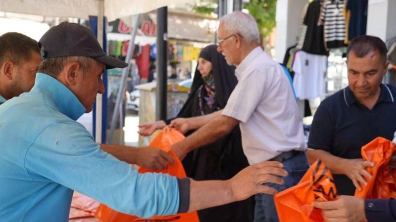 Belediye, 70 Bin Ücretsiz Poşet Dağıttı