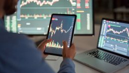 Borsa Füzelerle Dalgalanmaya Devam Ediyor