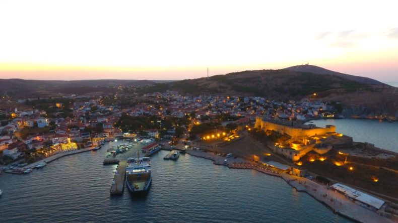 Bozcaada’ya Bayramda O Araçların Geçişleri Yasaklandı