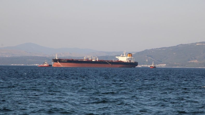 Çanakkale Boğazı Trafiğe Kapatıldı