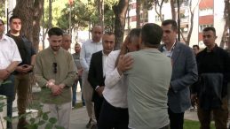 Cenazesinde Protesto Edilmişti: Şehidin Babası Özel’i Alnından Öptü