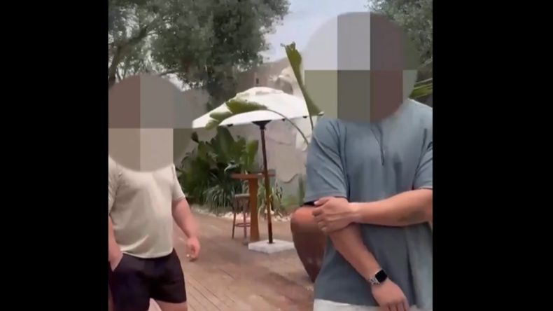 Çeşme’de Tesettürlü Kadının Plaja Alınmadığı İddiasına 3 Gözaltı