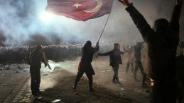 Cezaevi günlerini anlattı: Kantinden Türk bayrağı aldık, duvarlara Atatürk portresi astık