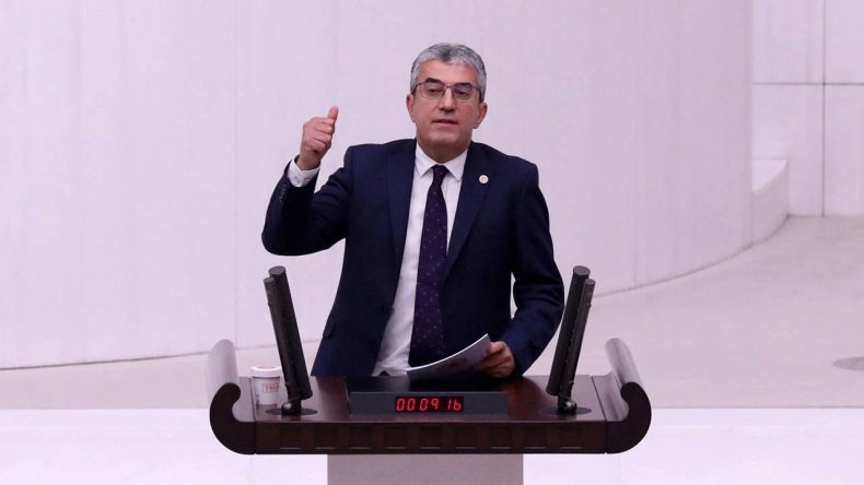 CHP: AKP Haka Dansı Yapıyor