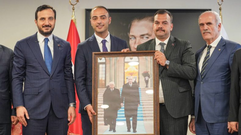 CHP sert çıktı: Onurun varsa oturmazsın o koltuğa