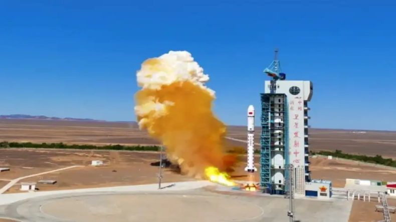 Çin, deprem tahmin uydusunu başarıyla fırlattı