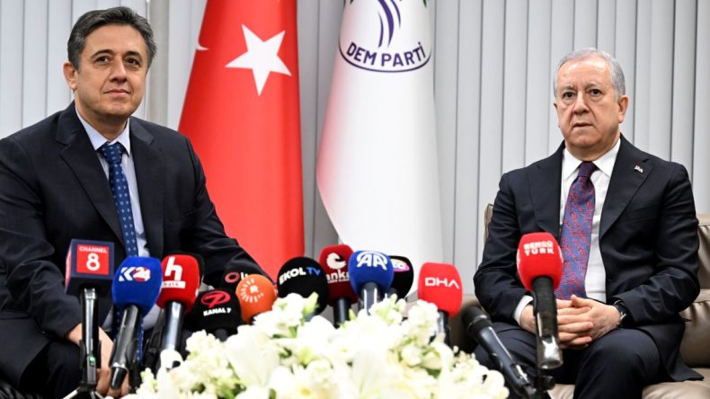 DEM Parti ve MHP Arasındaki ‘Demli Çay’ Sohbeti: “İçmiyorum Desem…”