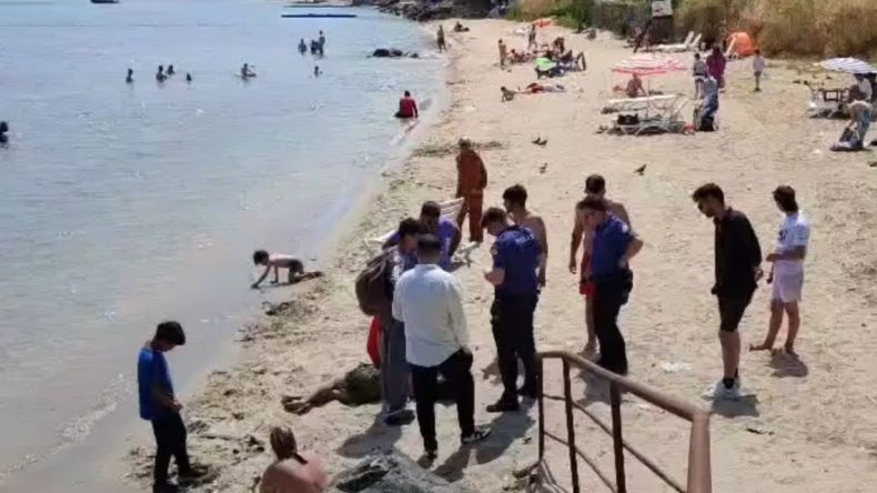Denizde Boğulma Tehlikesi Geçiren Çocuk Son Anda Kurtarıldı