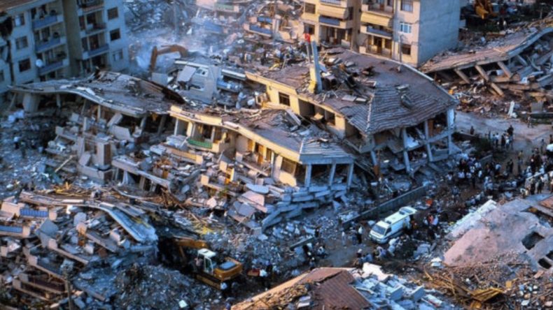 Depremde 43 kişinin hayatını kaybetmesine neden olan apartmanın duruşması yapıldı