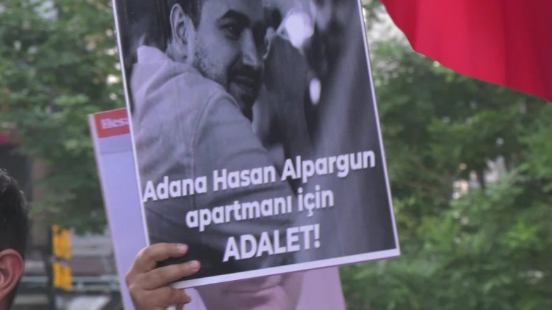Depremde Yakınlarını Kaybedenlerden İktidara Çağrı: Geç Gelen Adalet, Adalet Değildir