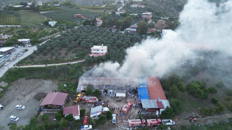 Depremzededen Yangın Felaketi: Mal Varlığı Yok Oldu