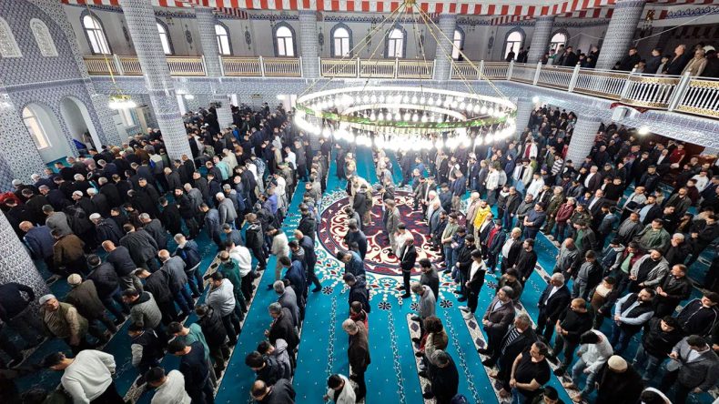 Diyanet, Tüm İllerin Kurban Bayramı Namazı Saatlerini Açıkladı