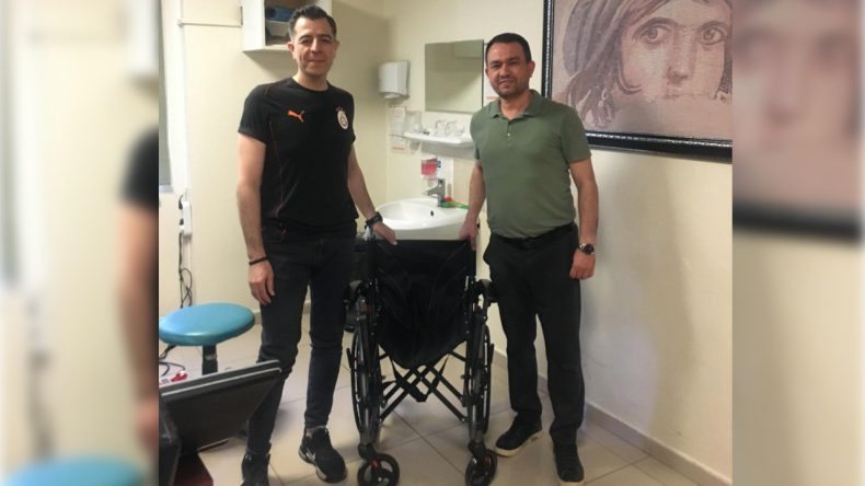 Doktoru Tehdit Eden Kişi, Tekerlekli Sandalye Bağışlayarak Ceza Almaktan Kurtuldu
