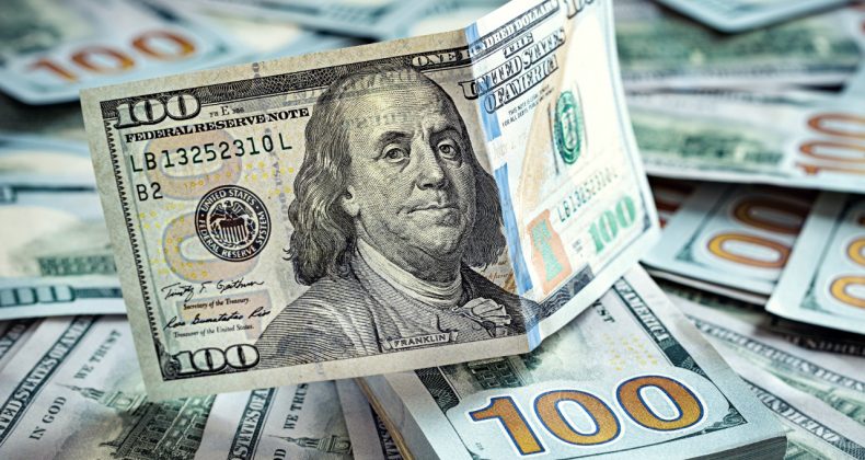 Dolar Son Üç Yılın Dip Seviyesinde