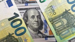 Dolar Üç Yılın En Düşük Seviyesinde, Euro/TL Tarihî Zirveye Ulaştı