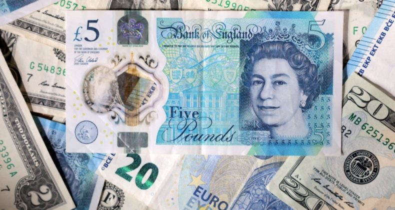 Dolar Zayıflarken, Sterlin Güçleniyor