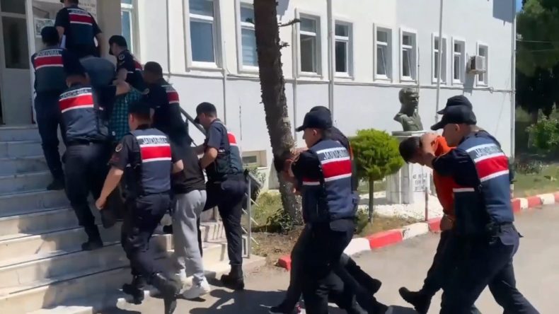 Dört Ay Süren İzleme Sonucu 30 Kişi Tutuklandı