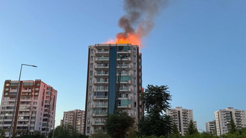 Dört Kişinin Hayatını Kaybettiği Yangına Tepkiler