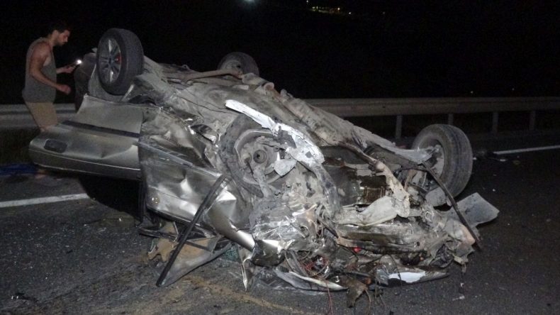 Düğün Yolu Üzerinde Trajik Kaza: Arkalarında 5 Aylık Bebekleri Kaldı