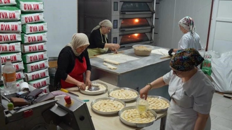 Dükkanı yandı ama küllerinden doğdu: Onlarca kadın böyle geçiniyor