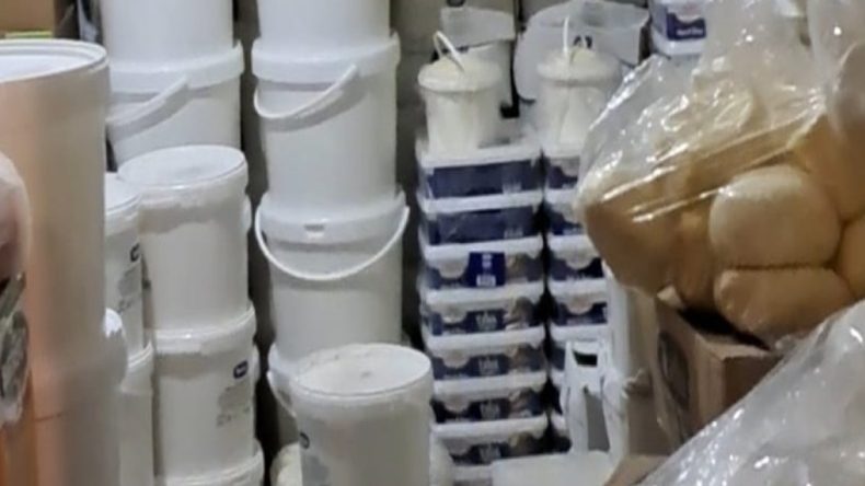 Ekipleri Engellemeye Çalıştılar: 1.8 Ton Yoğurt ve Peynir İmhaya Gitti!