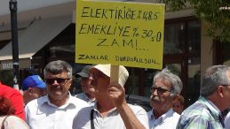 Emekliler Seyyanen Zam Talep Ediyor