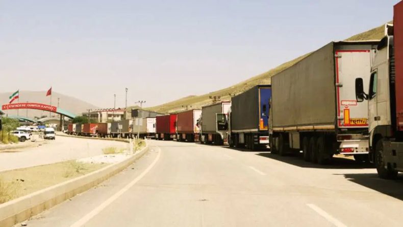 Esendere Gümrük Kapısı’nda 5 Kilometre Uzunluğunda TIR Kuyruğu