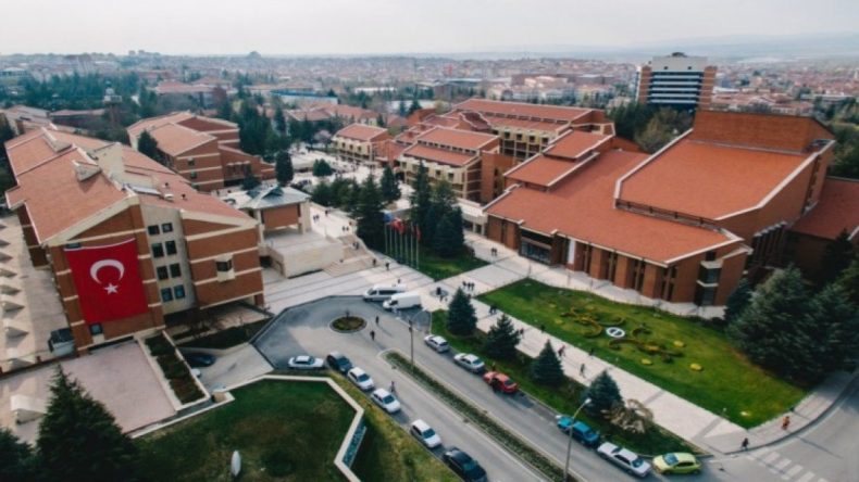 Eskişehir’de 3 Öğrenciye ‘İmamoğlu’ Soruşturması: Geleceğimiz Yargılanmak İsteniyor