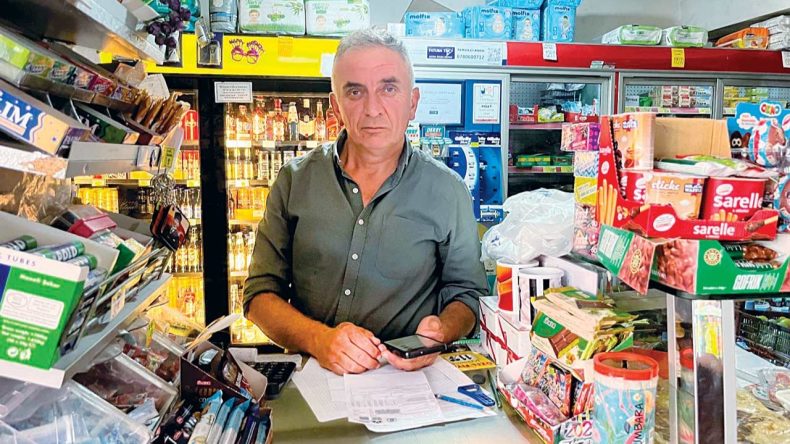 Esnaf Veresiye Defterlerini Dolduruyor, Vatandaş Açlıkla Mücadele Ediyor