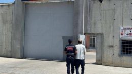Evin Bir Odasını Uyuşturucu İmalathanesine Çevirmişler