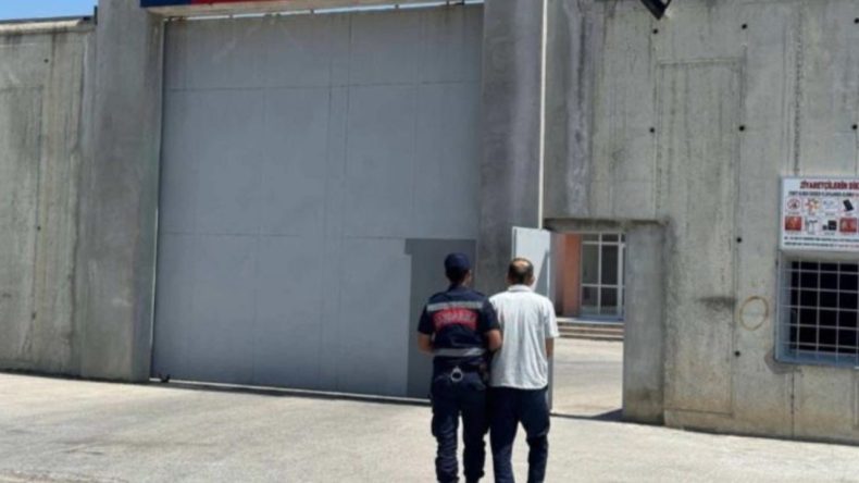 Evin Bir Odasını Uyuşturucu İmalathanesine Çevirmişler