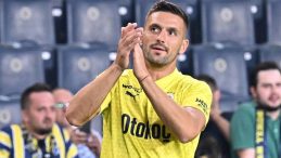 Fenerbahçe’den ayrılan Tadic koşa koşa Yunanistan’a gitti