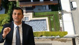 Ferdi Zeyrek, Elektrik Akımına Nasıl Kapıldı?