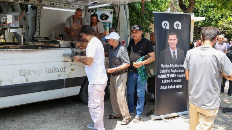 Ferdi Zeyrek İçin Hayır Lokması Dağıtıldı